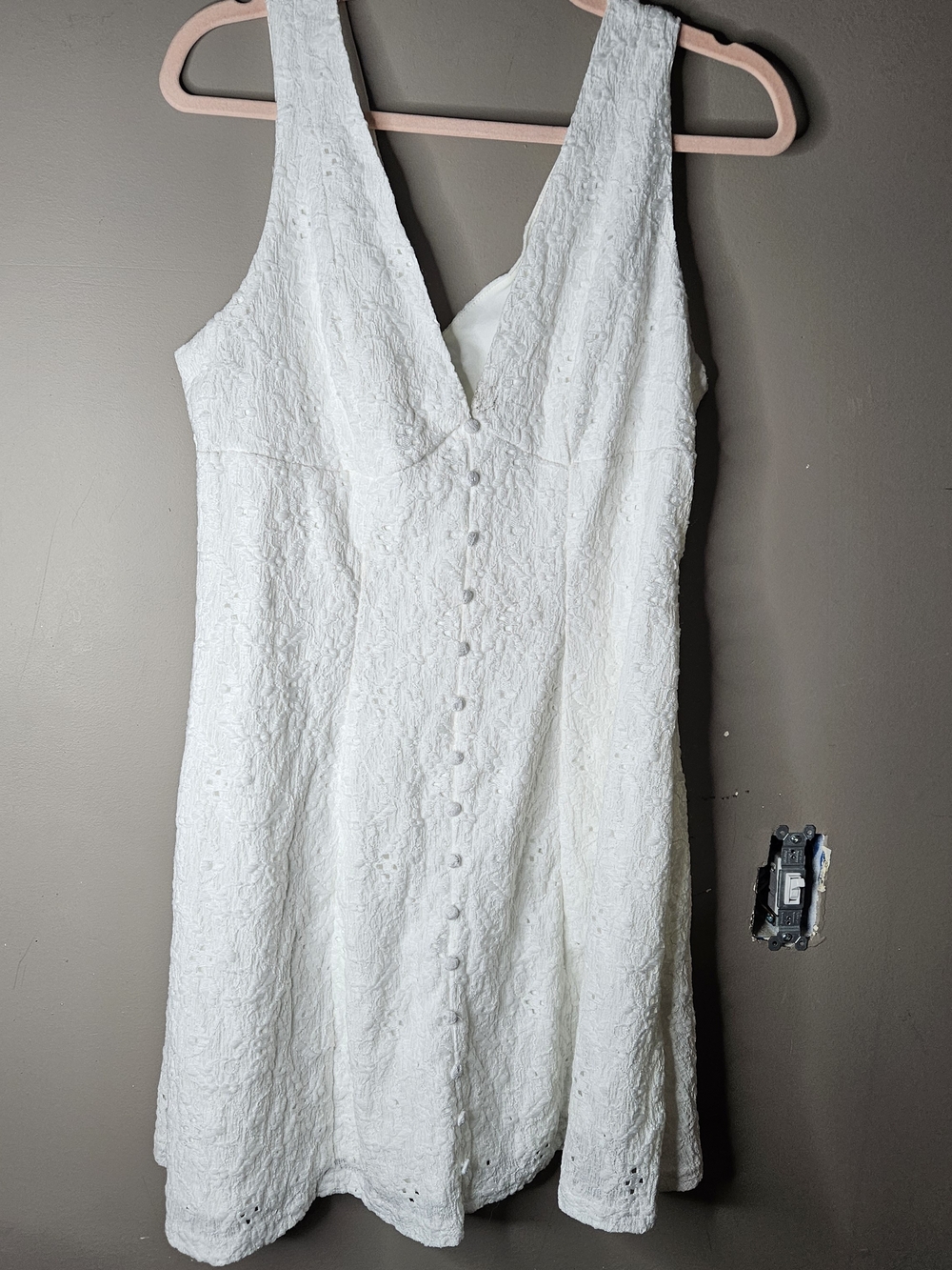 Poeselle White Lace V-Neck Button-Front Women’s Dress Size L Ptp 18" Length 34"